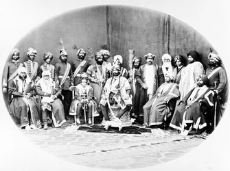 Ranbir Singh, Maharajá de Jammu y Cachemira y séquito, 1877